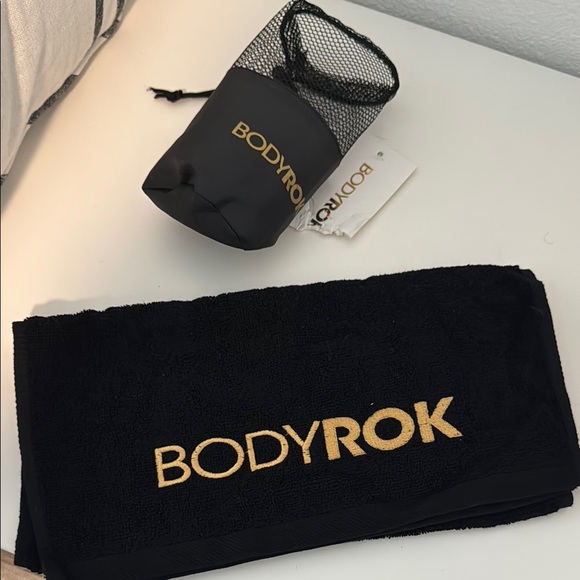 bodyrok Accessories - BODYROK Black and Gold Towel mesh bag nwt